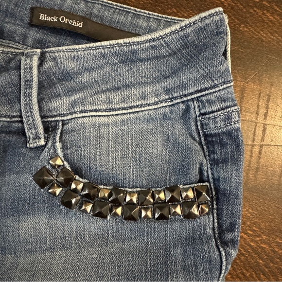 Black Orchid Hurricanea Studded Skinny Jeans Blue Distress Size 25 Edgy Rocker - Picture 16 of 17